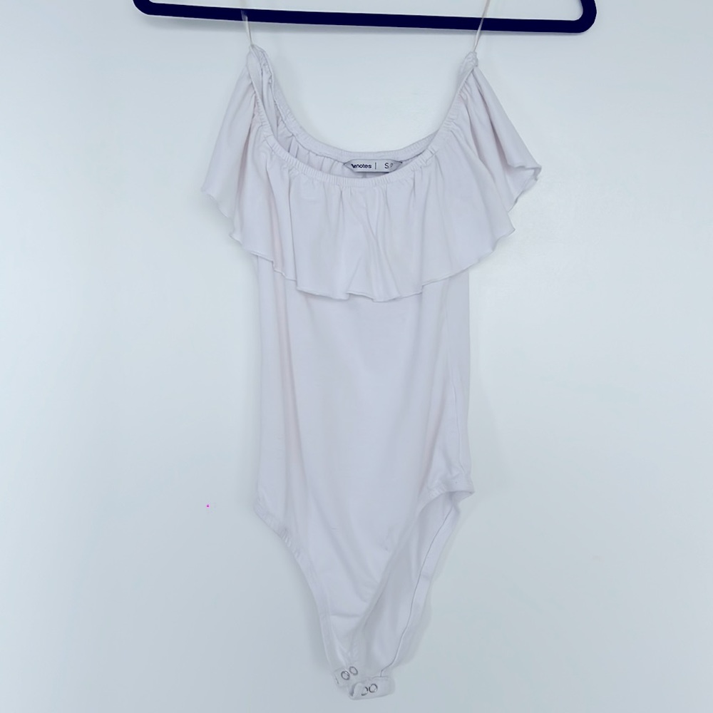 White Off the shoulder Bodysuit - size s